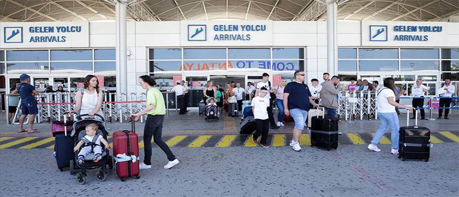 Antalya'ya gelen turist sayısı 14,5 milyonu geçti