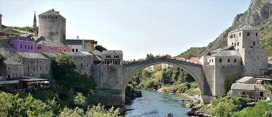 Kültürlerin buluşma noktası Mostar Köprüsü'nün yıkılışının üzerinden 30 yıl geçti