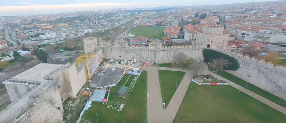 Türkiye'nin en eski açık hava müzelerinden Yedikule Hisarı, FPV dronla görüntülendi