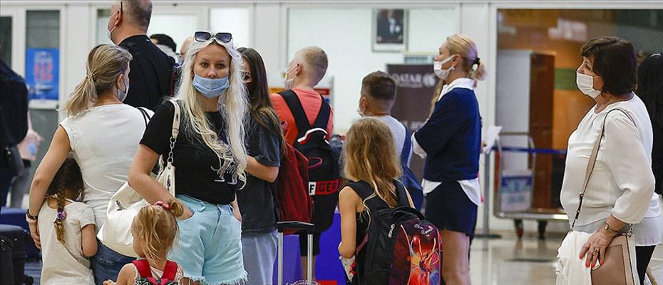 Antalya'ya hava yoluyla gelen turist sayısı transfer yolcularla 16 milyonu aştı