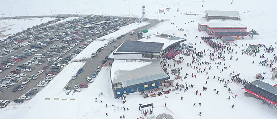 Erciyes Kayak Merkezi hafta sonu 123 bin kişiyi ağırladı