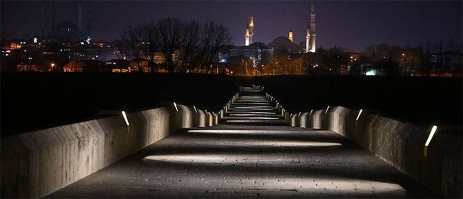 Edirne'deki tarihi köprüler güneş enerjisiyle aydınlatılacak