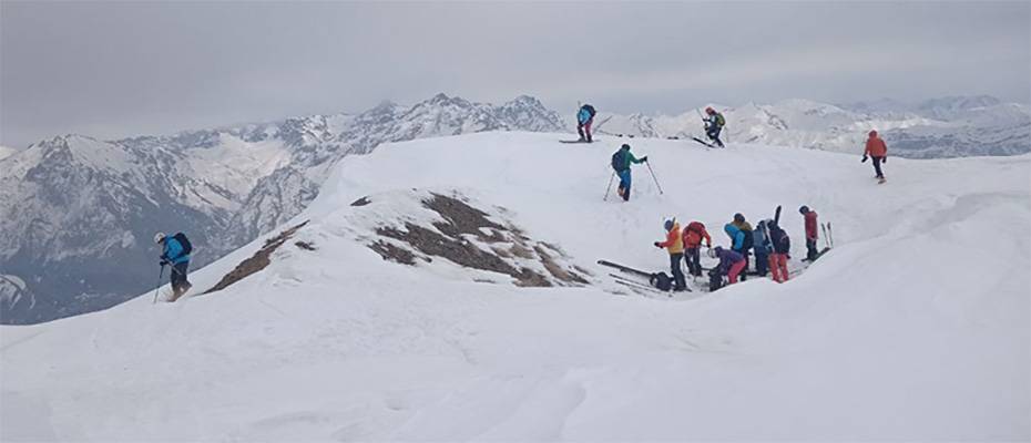 Hakkari'deki kayak merkezi Avrupa'dan grupları ağırlıyor