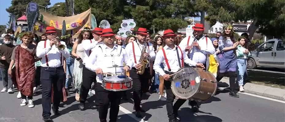 Çeşme, bayram doluluğunu ot festivali ile sürdürmek istiyor