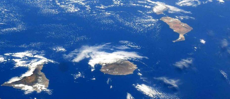 Жители Канарских островов протестуют против наплыва туристов