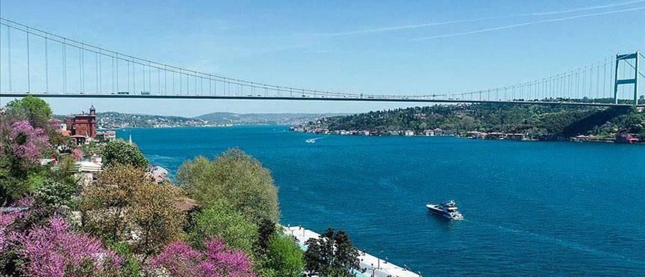 Discover the Iconic Bosphorus Mansions