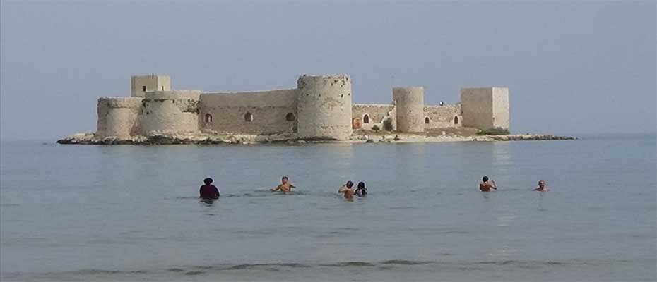 Kızkalesi'nde turizm hareketliliği devam ediyor