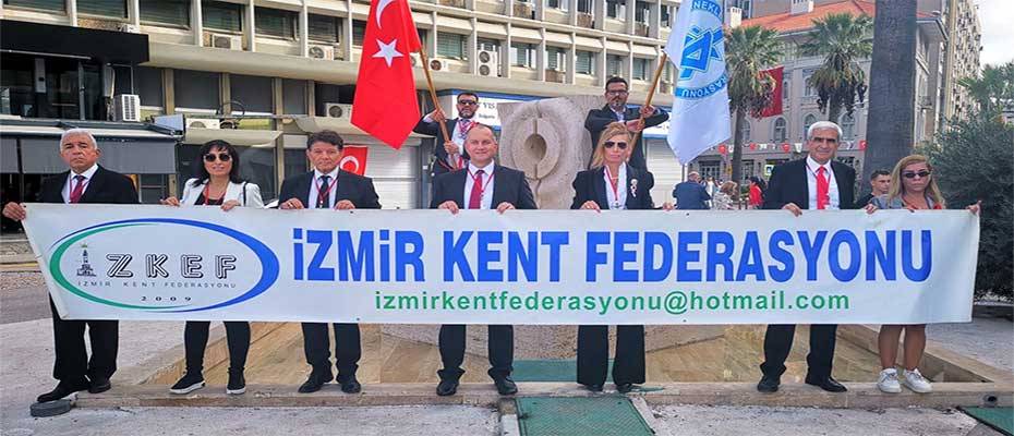 Gönül Verdiği İzmir´i Yasa Boğdu – Büyük Başkan İzmir´i Ağlattı