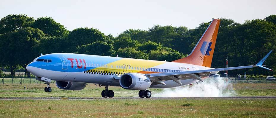 50 Jahre TUI fly: Flugzeug mit besonderer Lackierung startet vom Flughafen Hannover