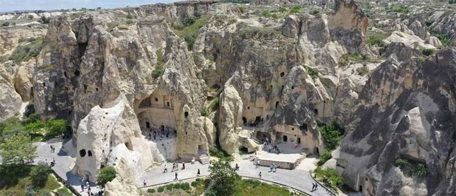 Göreme Açık Hava Müzesi kayadan oyma kiliseleri ve duvar resimleriyle turistleri çekiyor