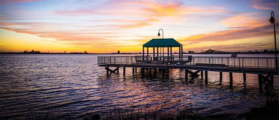 Fesselnde Sonnenuntergänge zur Sonnenwende in den USA