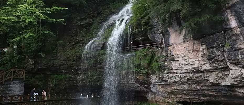 Trabzon'daki Çal Mağarası turistlerin Karadeniz rotasında ilk sıralarda