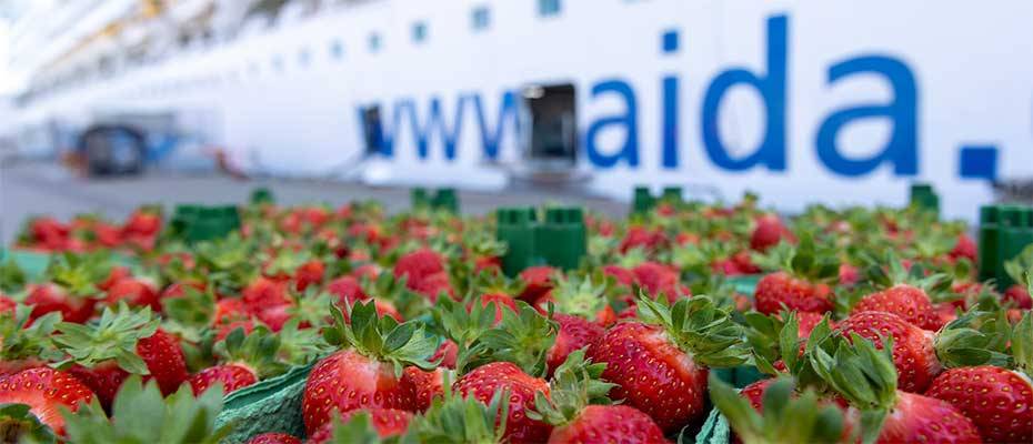 Kussmund trifft Erdbeere: AIDA Cruises und Karls starten süße Kooperation