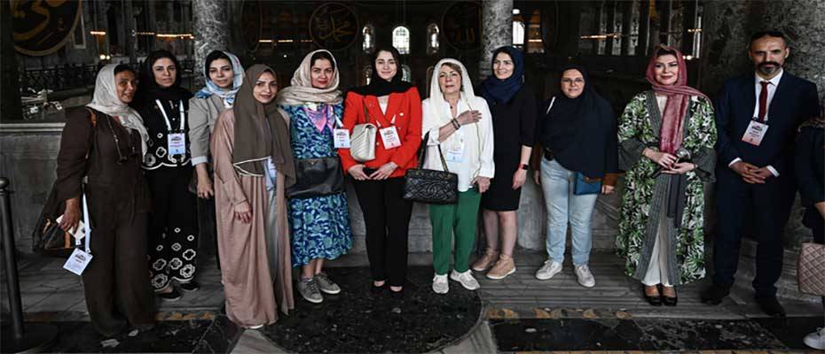 Misyon şefleri eşleri İstanbul'da Ayasofya ve Kariye'yi ziyaret etti
