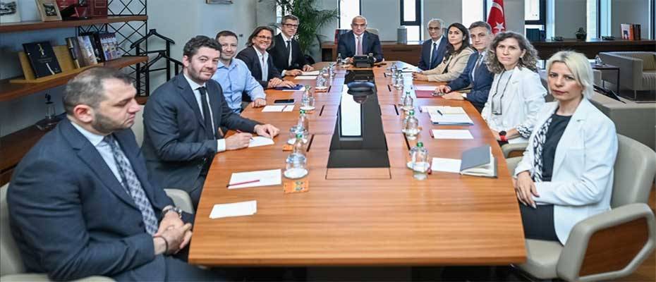 Bakan Ersoy, Booking heyetiyle görüştü