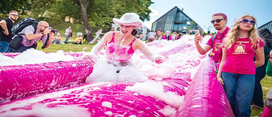 Ein Traum in Rosa: Das Pink Soup Festival lässt Vilnius erstrahlen