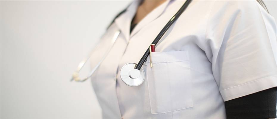 Fernreise: Wer zahlt bei Krankheit?