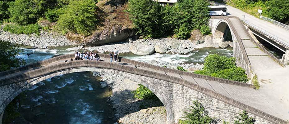 Arhavi Çifte Köprü ve Mençuna ile turizmden daha fazla pay almak istiyor