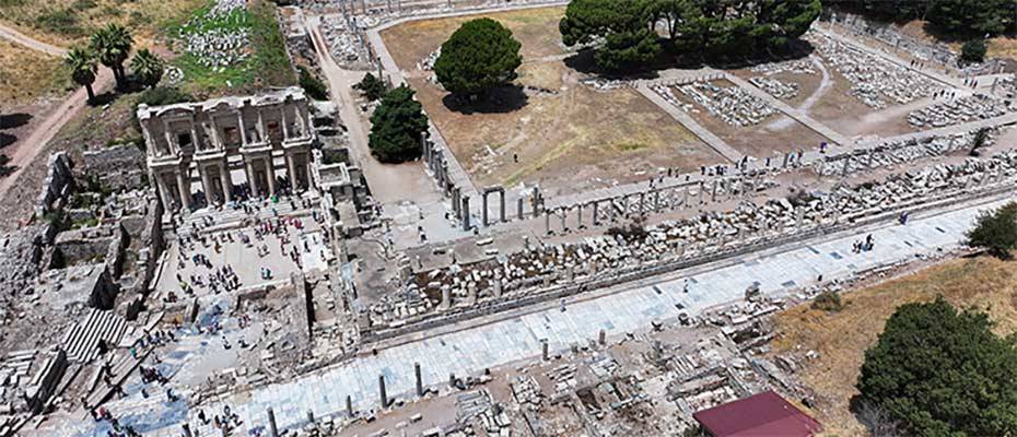 Efes Antik Kenti'nin Koressos Kapısı gün yüzüne çıkarılacak