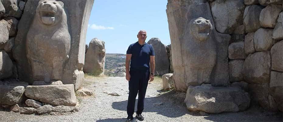 Kültür ve Turizm Bakanı Ersoy, Hattuşa ve Alacahöyük ören yerlerini gezdi