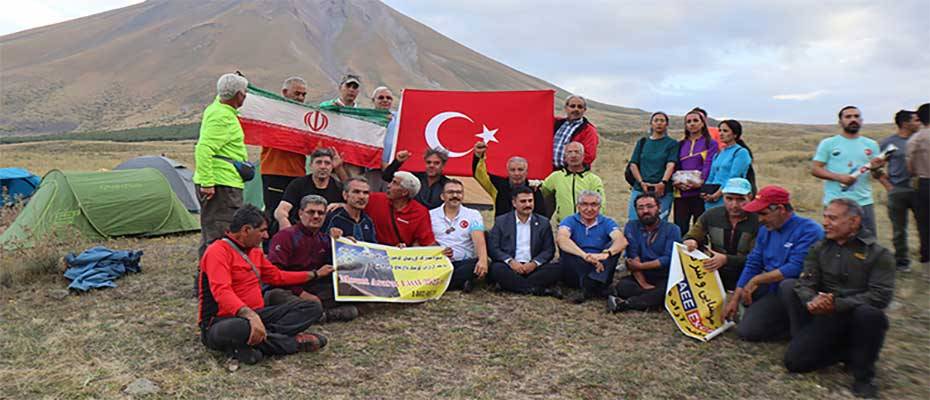 Turizme açılan Küçük Ağrı Dağı'nda ‘Üç Ülke Tek Zirve’de buluştu