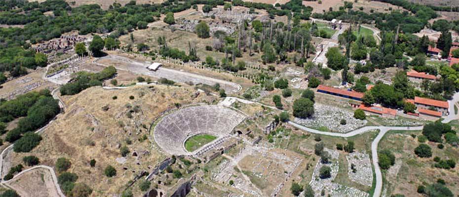 Afrodisias antik kentinde beylikler dönemine ait pazarın izleri bulundu
