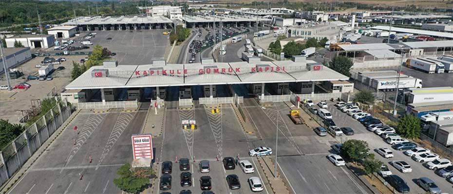 Kapıkule'de 2024'ün araç ve yolcu çıkış rekoru kırıldı