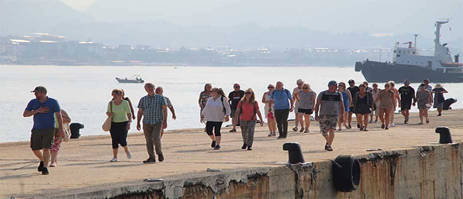 Alanya'ya Marella Discovery kruvaziyeri 1743 yolcu getirdi