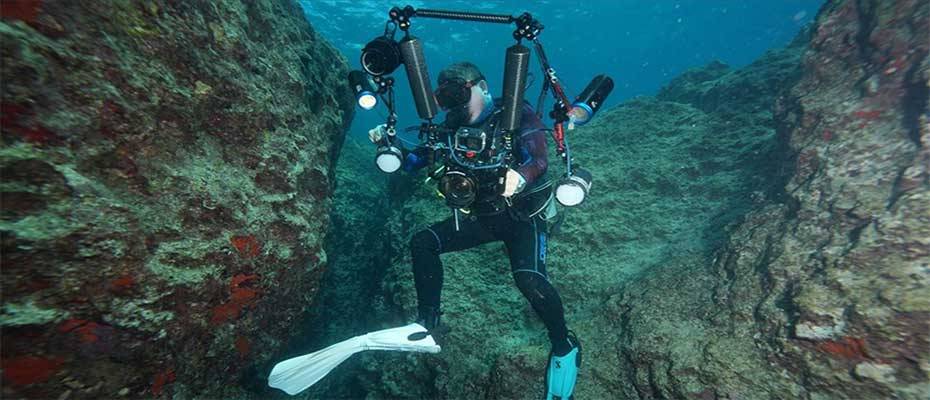 Su altı fotoğrafçıları Akdeniz'in derinliklerindeki güzellikleri görüntülemek için dalıyor