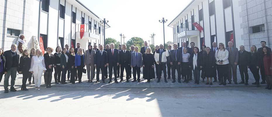 Çeşme Turizm Fakültesi Shipley-Altındağ Öğrenci Yurdu düzenlenen törenle açıldı - Haberi Oku