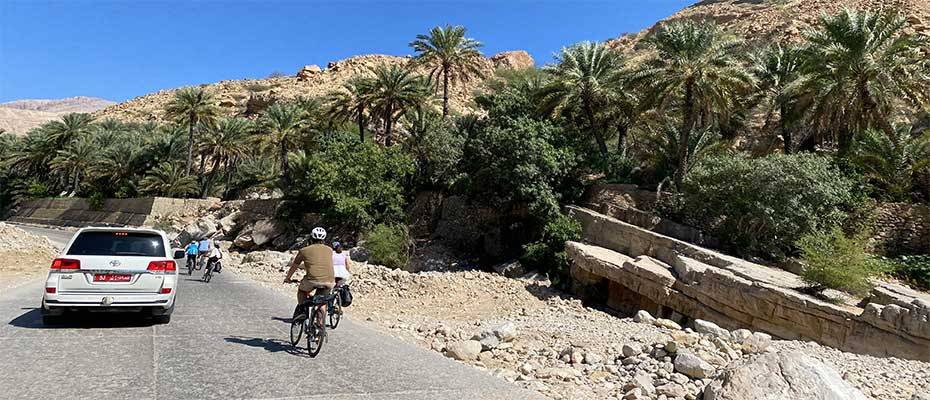 Zweirad-Abenteuer zwischen Wadis, Bergen und Sanddünen in Oman - Lesen Sie die Nachrichten