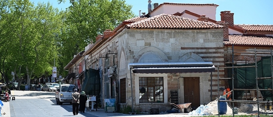 Edirne'de 15. yüzyıl yapıları tarihi han ve hamamdaki restorasyon çalışmaları sürüyor