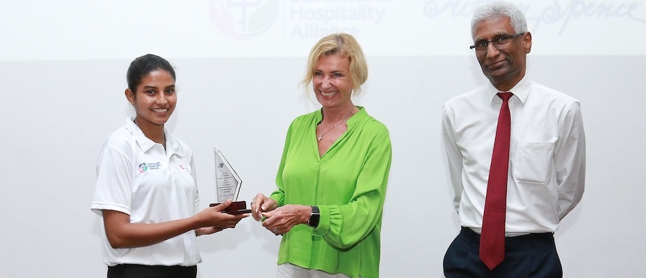 TUI Care Foundation startet neue Programme der TUI Academy und TUI Junior Academy