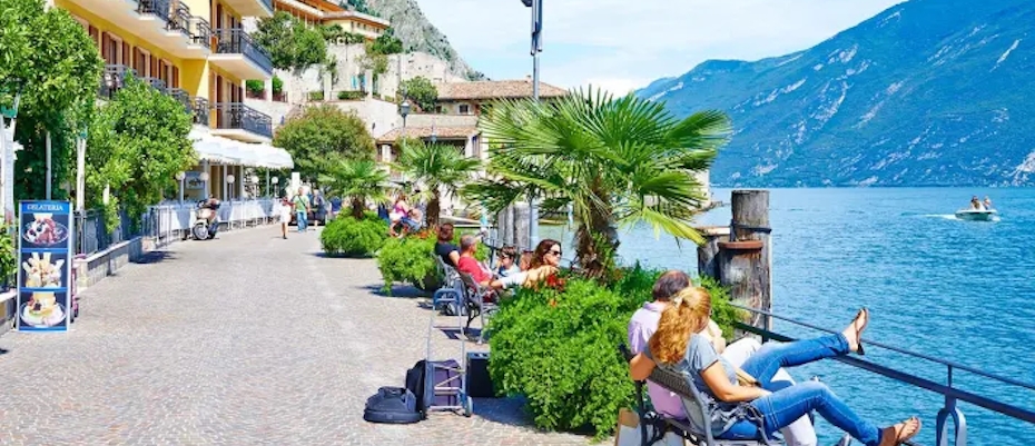 Limone sul Garda verbietet den Alkoholkonsum auf Straßen und Plätzen