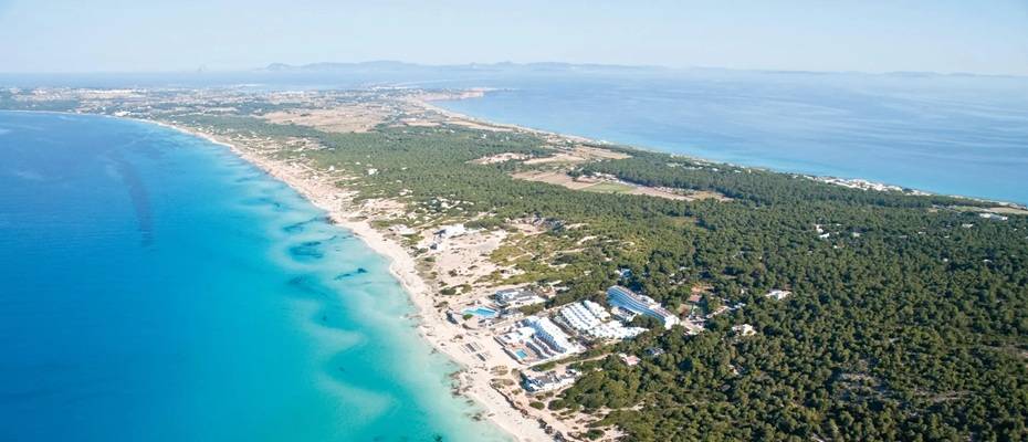 Caribe Español! TUI fliegt auf Formentera