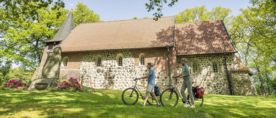 Radpilgern: Über 100 Kirchen und 1000 Jahre Architekturgeschichte erleben