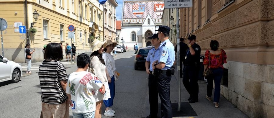 Çinli turistler Avrupa'ya seyahatlerini artırırken, Amerikalılar azaltıyor