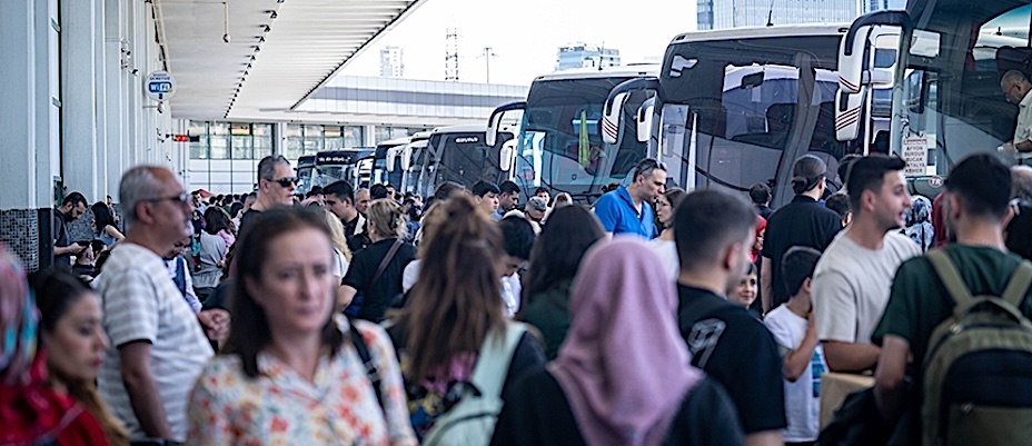 Bayramda otobüs firmalarına fahiş fiyat ve korsan taşımacılık nedeniyle 25,8 milyon lira ceza kesildi
