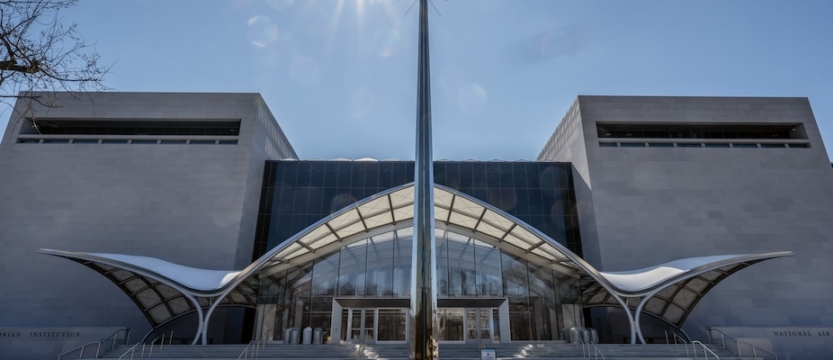 Das National Air and Space Museum in Washington, DC feiert die Wiedereröffnung weiterer Galerien