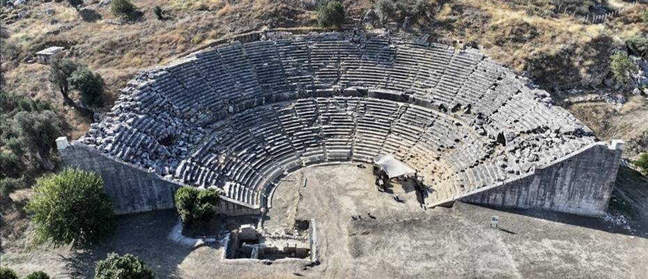 Letoon Kutsal Alanı'ndaki 8 bin kişilik tiyatro restore edilecek - Haberi Oku