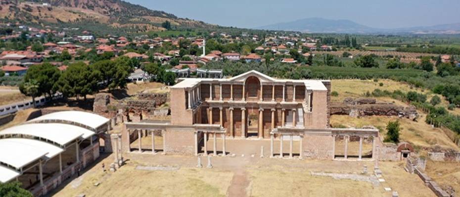 Manisa’da Sardes Antik Kenti ve Lidya Tümülüsleri’nin UNESCO’ya alınma sevinci