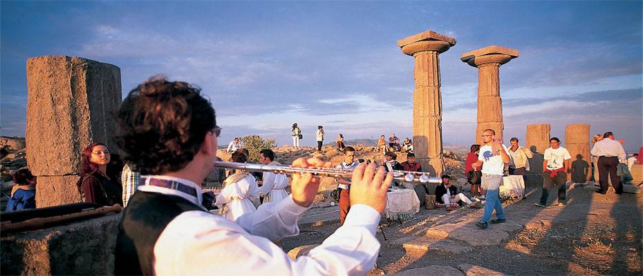 Assos’ta 2.200 yıllık antik tiyatro restore edilecek - Lesen Sie die Nachrichten?>