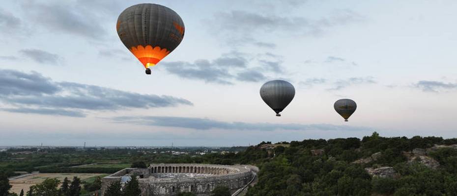 Antalya semalarında süzülen balonlar turizme çeşitlilik kazandırıyor - Lesen Sie die Nachrichten?>