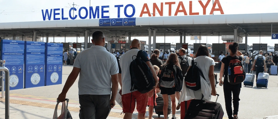 Antalya'ya gelen turist sayısı 9 milyonu aştı