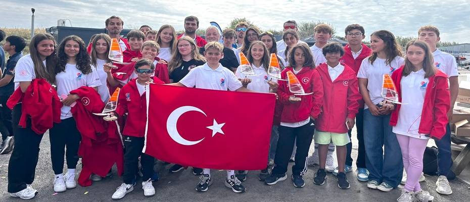 Milli Sörfçü Tuna Tekin Dünya Şampiyonası´nda İki Gümüşle Türkiye´yi Gururlandırdı