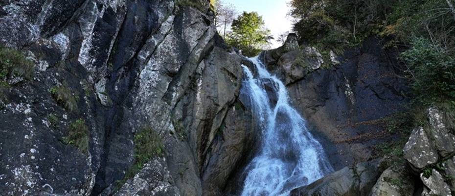 Vadiler arasındaki Uçarsu Şelalesi, alternatif turizm rotası olmaya hazırlanıyor - Lesen Sie die Nachrichten?>