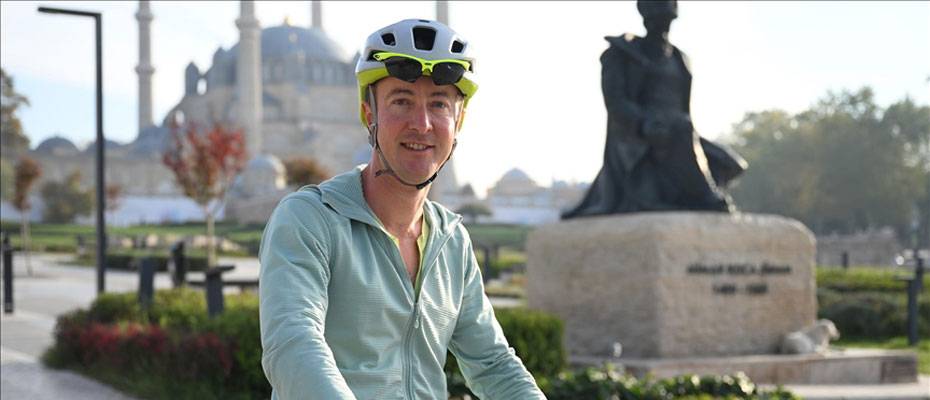 Çocukluk arkadaşının anısına Edinburgh’dan İstanbul’a pedal çeviriyor - Lesen Sie die Nachrichten?>