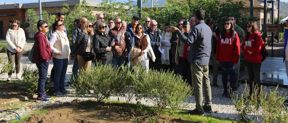İzmirli turist rehberlerinden Efes Tarlası Yaşam Köyü’ne eğitim ziyareti - Lesen Sie die Nachrichten?>