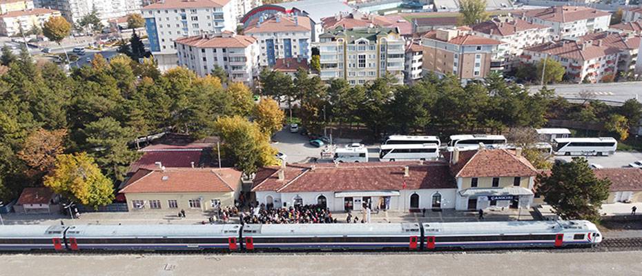Turistik Tuz Ekspresi yaklaşık 10 bin ziyaretçiyi Çankırı’ya taşıdı - Lesen Sie die Nachrichten?>