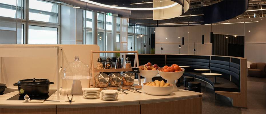 Lufthansa Lounge am Flughafen Stuttgart öffnet nach Komplettsanierung - Lesen Sie die Nachrichten